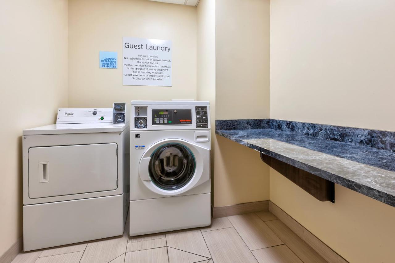 Holiday Inn Express & Suites - Effingham By Ihg Buitenkant foto