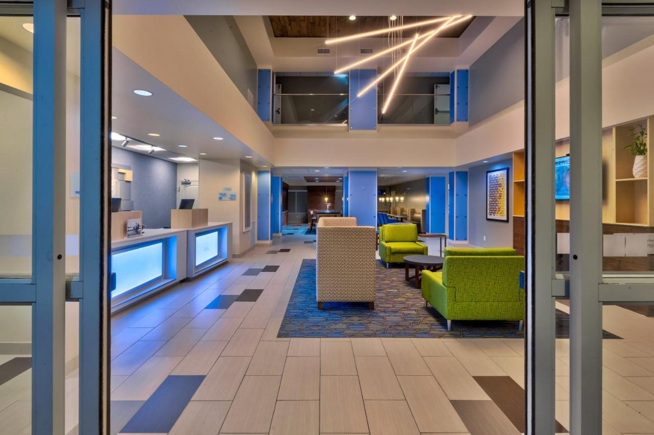 Holiday Inn Express & Suites - Effingham By Ihg Buitenkant foto